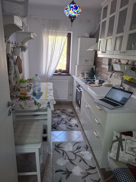 Grand Arena Garsoniera noua, particular